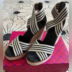 Tory Burch Women's Frieda Strappy Woven 100MM Espadrilles Black/White Size US 7